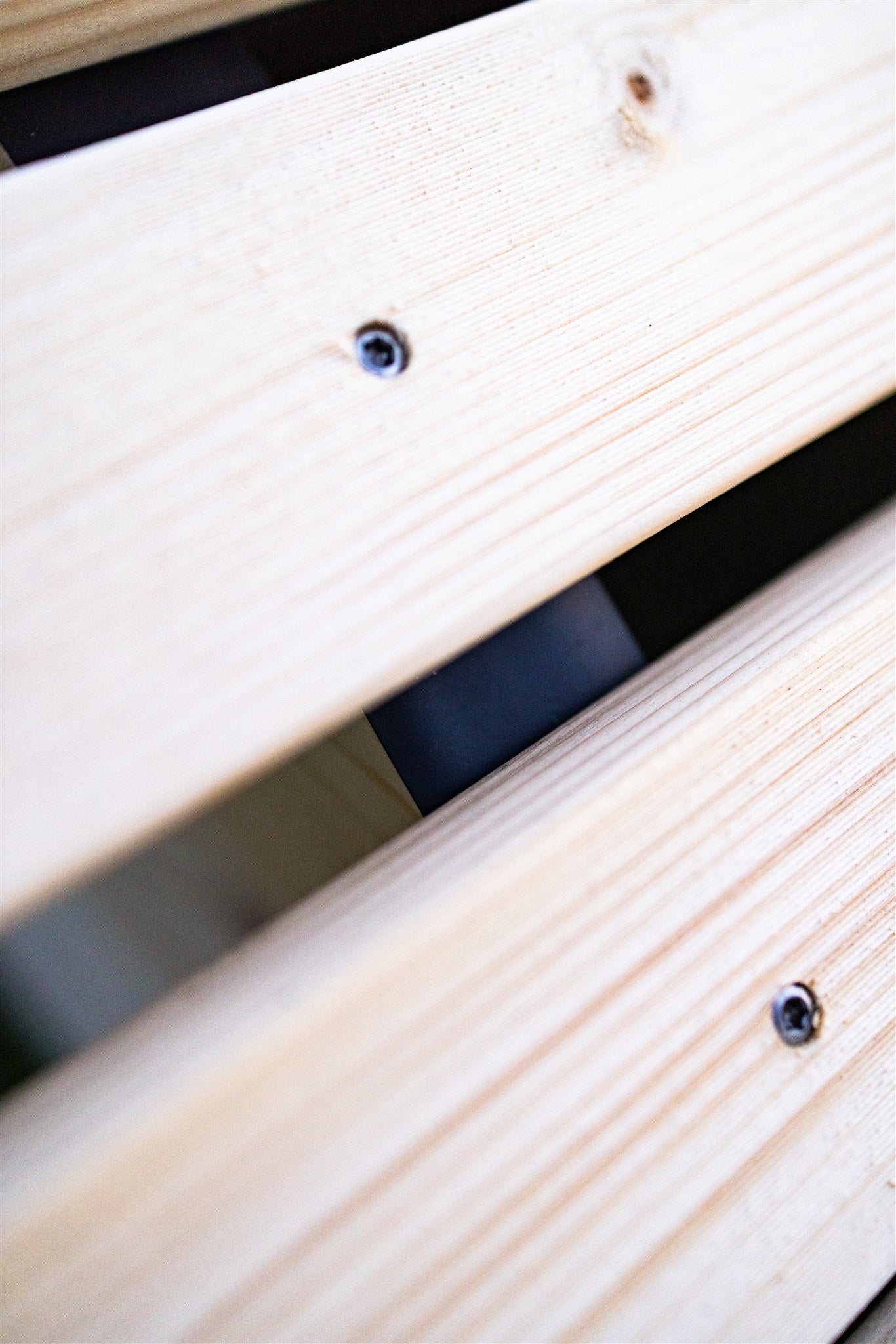 Sonnenliege I - Geschwungene Wellness Liege aus Holz